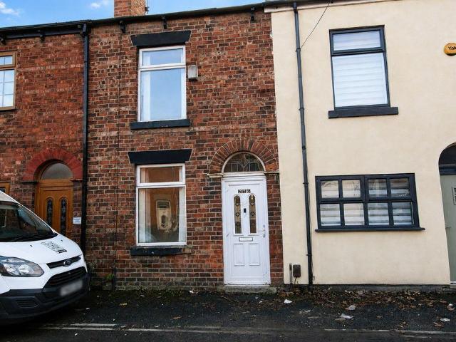 Atherton Road, Hindley Green 2 bed terraced house to rent £750 pcm £173 pw