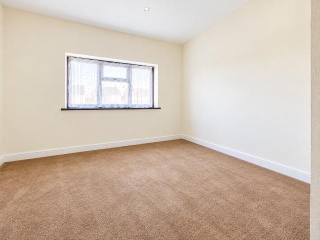 Atherton Road, Ilford IG5, 1 bed flat to rent, £1,300 pcm | PrimeLocation