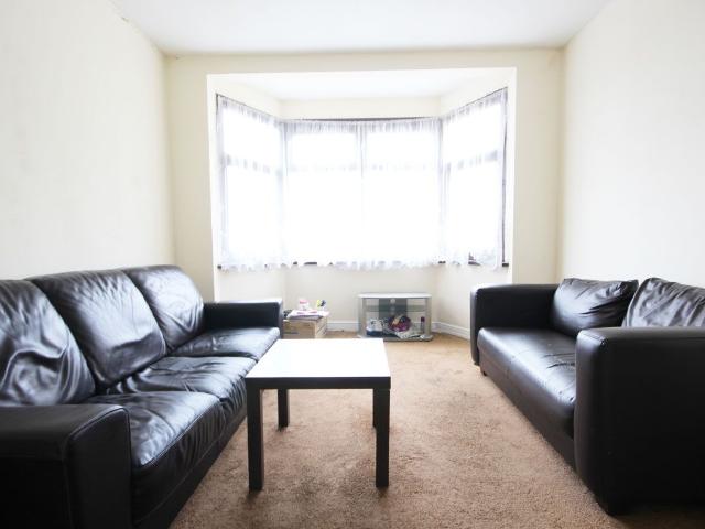 Atherton Road, London IG5, 1 bed flat to rent, £1,300 pcm | PrimeLocation