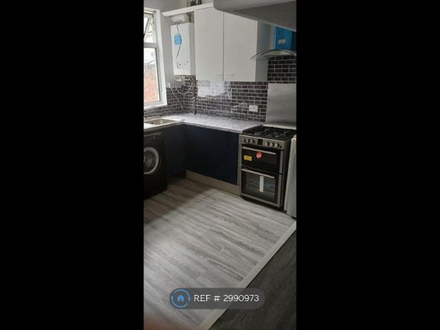 Athol St, Manchester M30, 2 bed terraced house to rent, £950 pcm | PrimeLocation