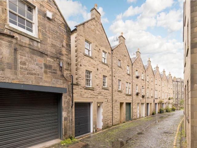Atholl Crescent Lane, City Centre, Edinburgh EH3, 4 bed town house to rent, £2,850 pcm | PrimeLocation