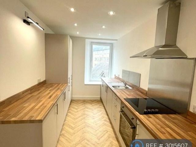 Atholl Street, Perth, PH1 3 bed flat to rent £975 pcm £225 pw
