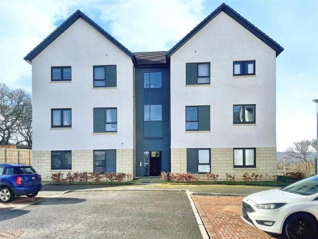 Atholl Place, Highland IV2 2 bed flat to rent £1,250 pcm £288 pw