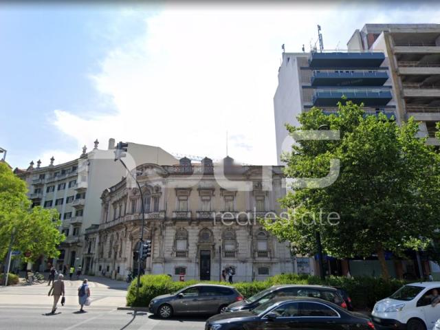 Ativo Prime em Saldanha | Palacete com Potencial de Reabilitação e Ampliação em Altura