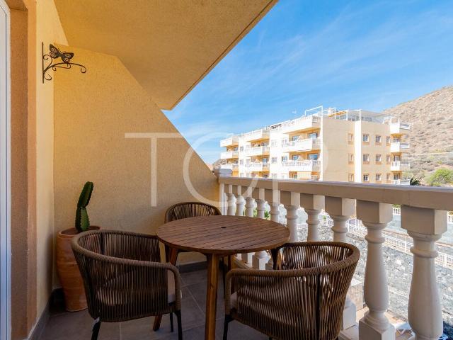 Ático tipo dúplex de tres dormitorios reformado a la perfecc. 116m² Palm Mar