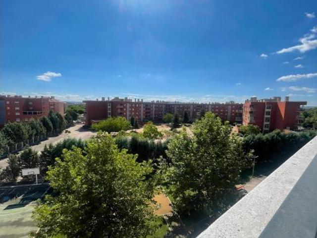Ático único con impresionante terraza de 70 m2 en urbanización privada