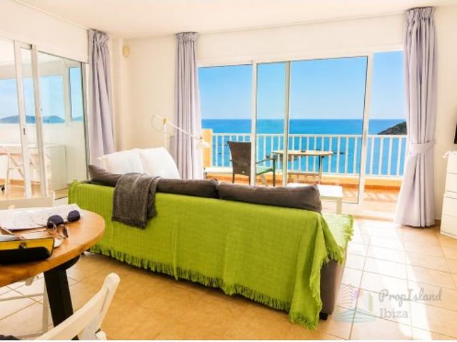 ÁTICO ÚNICO EN CALA NOVA CON VISTAS PANORÁMICAS AL MAR