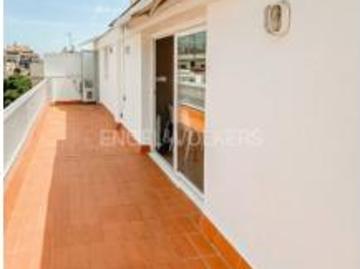 Carrer de Neptú, Barcelona, Plaça de la Vila de Gràcia