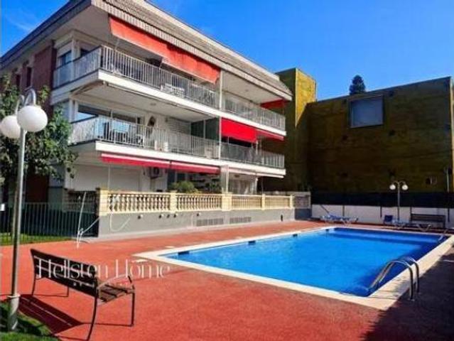 Ático Venta Castelldefels, Baixador