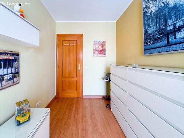 Ático Céntrico con Vistas al Mar, 3 Hab 2 Baños y Parking – ¡148 m2 de Luz y Espacio!