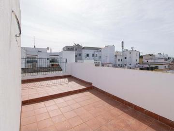 Ático con amplia terraza en Dúplex