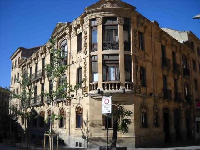 Ático con ascensor en alquiler en Calle Azafranal 48