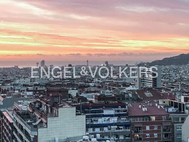 Ático con ascensor en alquiler en Gràcia