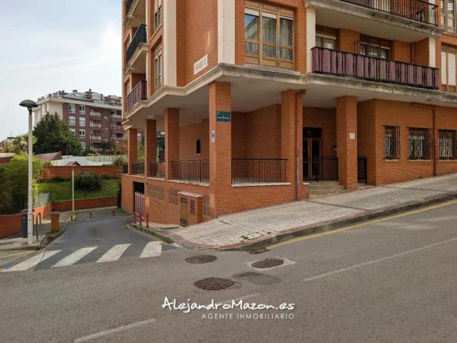 Ático con ascensor en alquiler en Poeta José Hierro