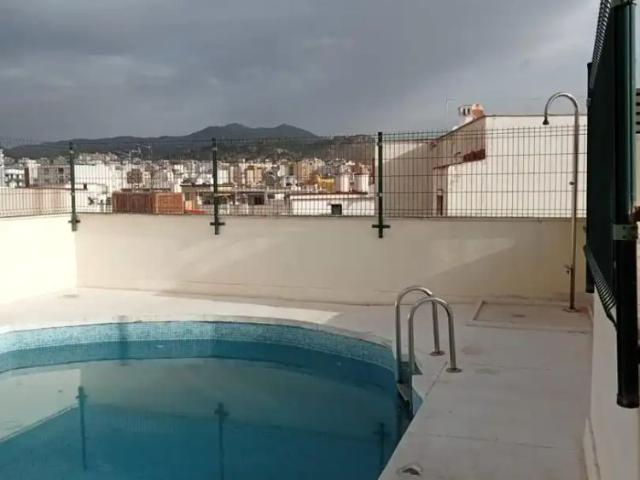 Ático con balcón en alquiler en Calle Alonso de Palencia