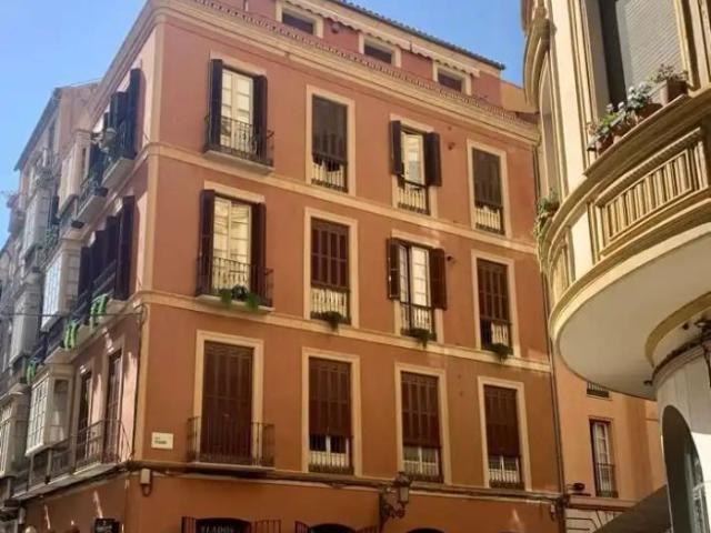 Ático con balcón en alquiler en Calle del Císter