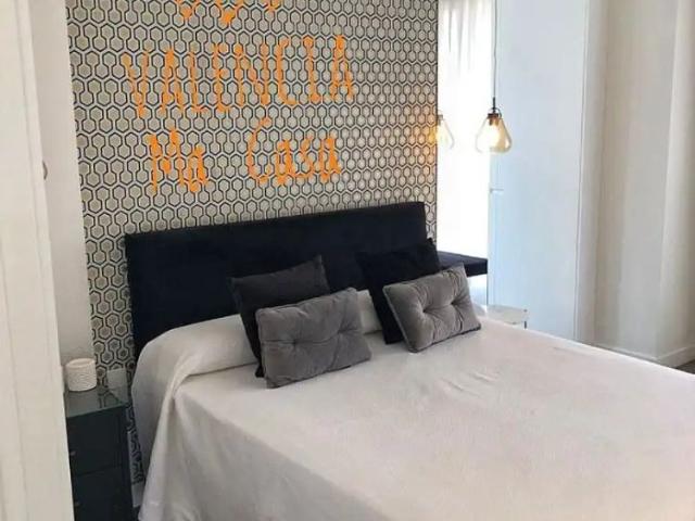 Ático con balcón en alquiler en Ciutat Vella