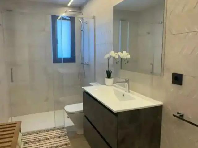 Ático con balcón en alquiler en Tona
