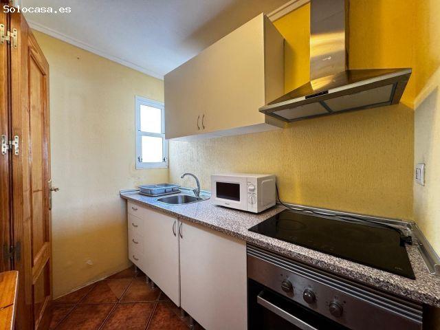 ÁTICO CON GRAN TERRAZA DE 20 M2 Y CON SUPERFICIE DE 48 M2. 2 DORM. 1 BAÑO. PLAYA A 800 METROS