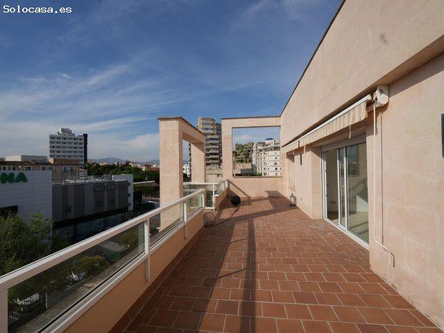 Ático con gran terraza y aparcamiento en Paseo Marítimo – Zona Son Armadans
