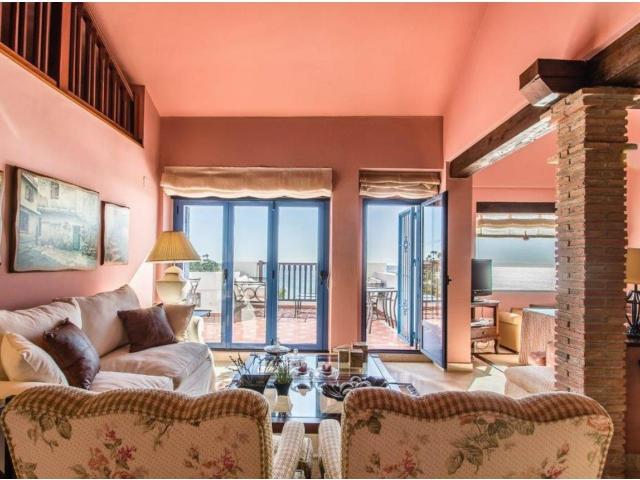 ATICO CON ESPECTACULARES VISTAS EN URBANIZACION GALERA PLAYA. 1.000€/semana en Abril/mayo