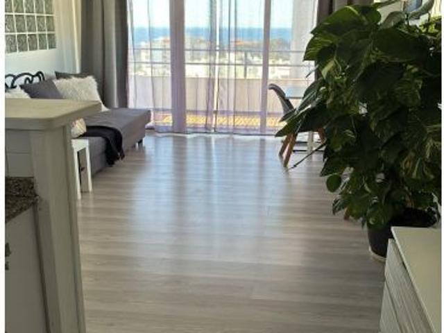 Ático con impresionantes vistas al mar, terraza y parking incluido