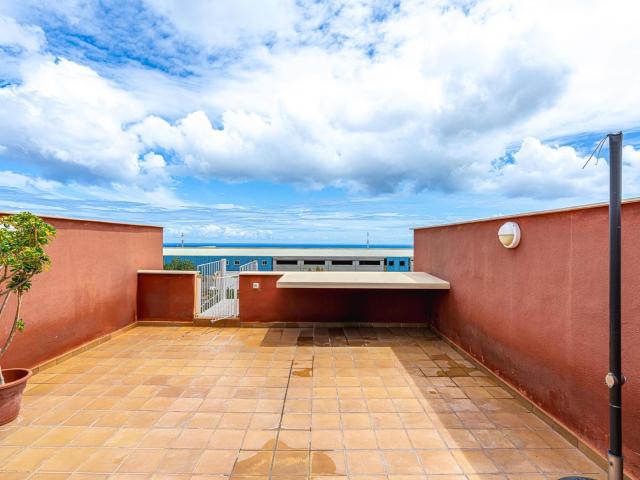 Atico con solarium de 2 dormitorios en Llano del Camello