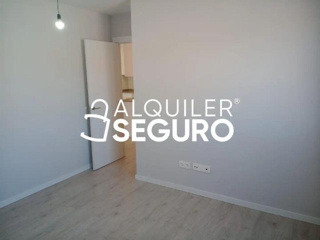 Ático con piscina en alquiler en Gregorio Marañón