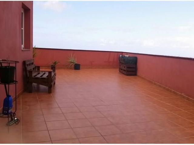 ÁTICO CON TERRAZA !