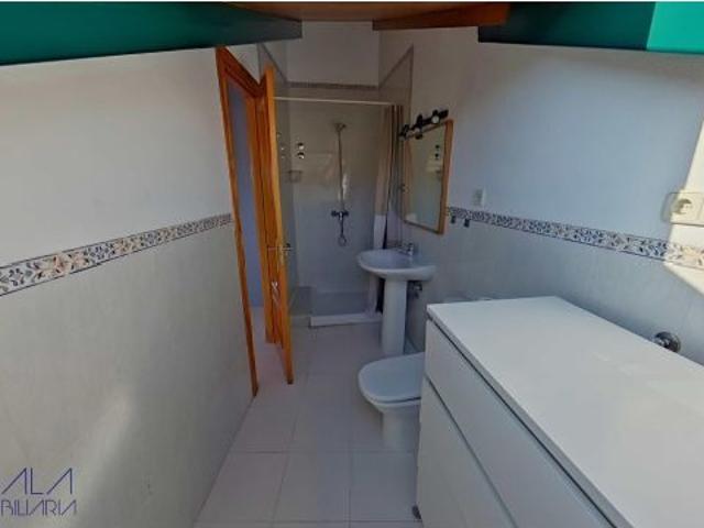 Ático con Terraza y Vistas Espectaculares en Miraflores de la Sierra ¡Tu Refugio Ideal!