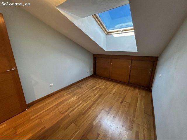 ATICO con TERRAZA de más de 9 M2 y DOS BAÑOS en VALGA