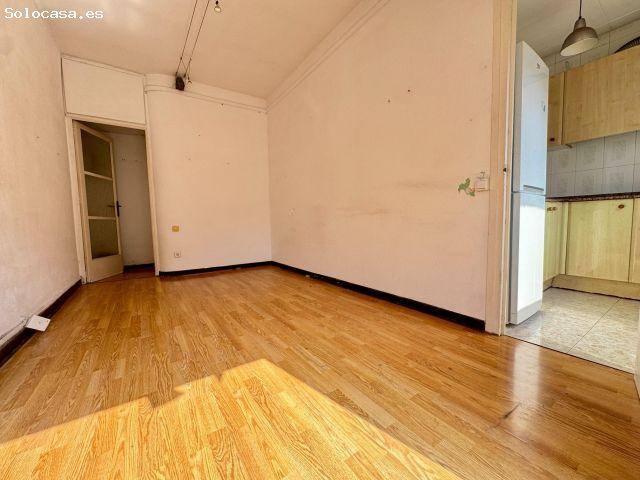 Ático con terraza privada en pleno corazón de la Vila de Gràcia