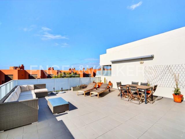 Ático con vistas al mar en el complejo Las Terrazas 166m² Los Abrigos