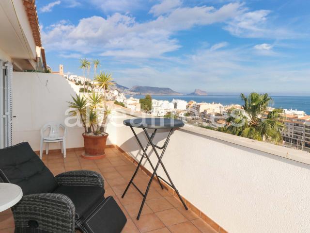 Ático con Vistas Frontales al Mar en Balcón de Altea