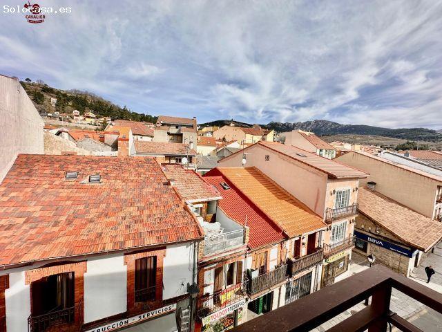 Atico de 100m2 con 3 dormitorios, 1 baño, gran terraza y balcón en edificio de tres alturas sin asce