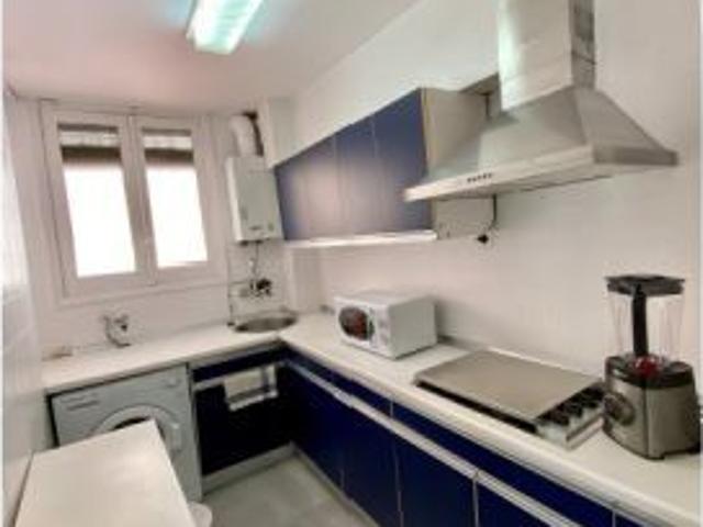 Ático de 2 dormitorios con terraza en Granada