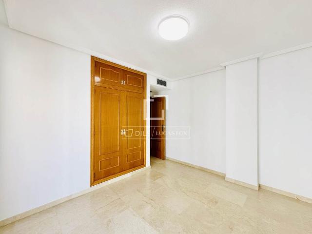 Ático de 3 dormitorios con terraza privada, garaje y trastero