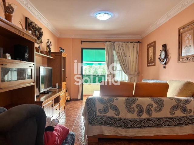 Ático de 3 dormitorios con amplia terraza y plaza de garaje en Gáldar