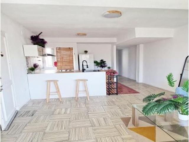 Ático de 3 dormitorios en San Blas–Santo Domingo, Alicante con terraza, solárium y vistas panorámica