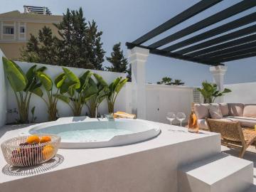 Atico de alto standing de 140 m2 en venta Marbella, España