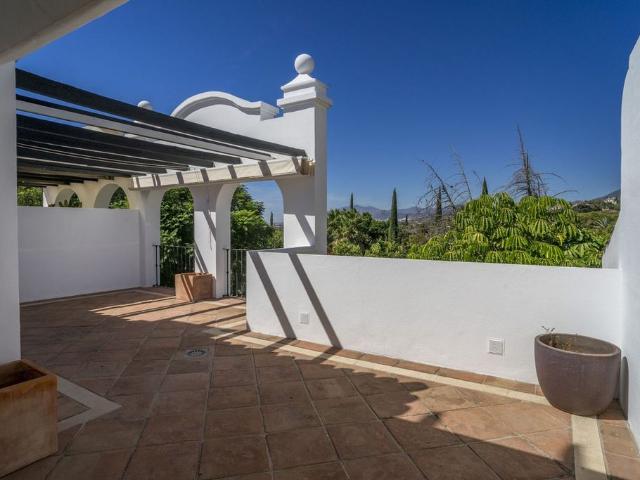 Atico de alto standing de 158 m2 en venta Marbella, España