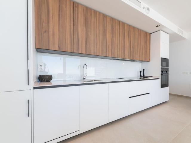 Atico de alto standing de 184 m2 en venta Benalmádena, Andalucía