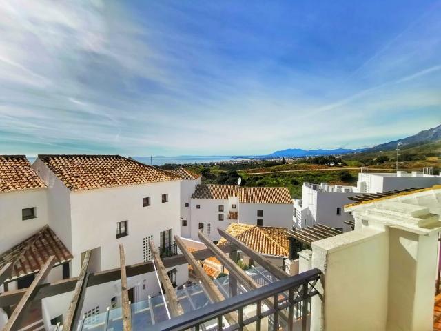 Atico de alto standing de 193 m2 en venta Los Monteros, Marbella, Andalucía