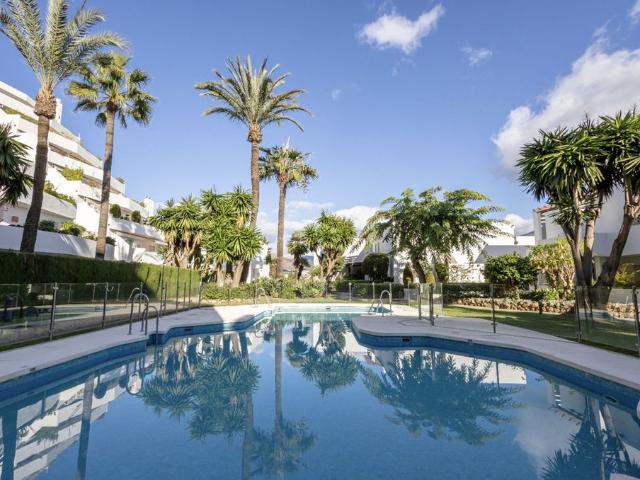 Atico de alto standing de 100 m2 en venta Nueva Andalucia, España
