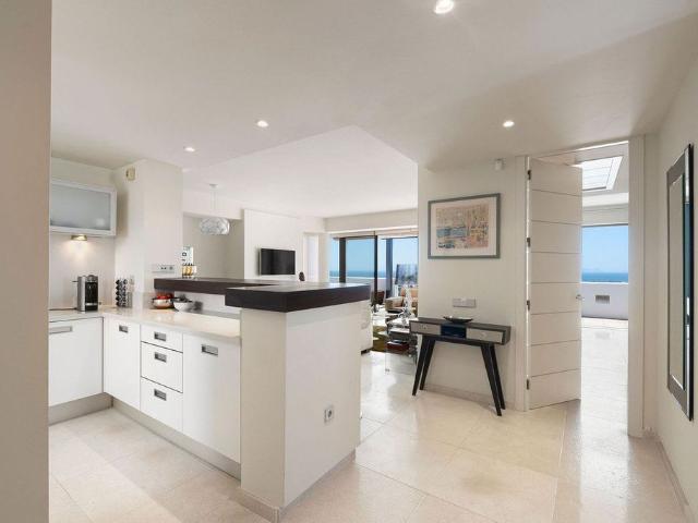 Atico de alto standing de 120 m2 en venta Benahavís, España