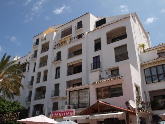 Atico de alto standing de 135 m2 en venta Puerto Banús, España