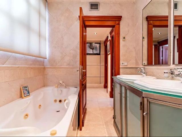 Atico de alto standing de 243 m2 en venta Distrito Centro, Almería, Andalucía