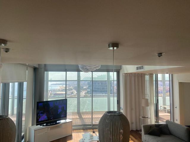 Atico de alto standing de 275 m2 en alquiler Barcelona, España