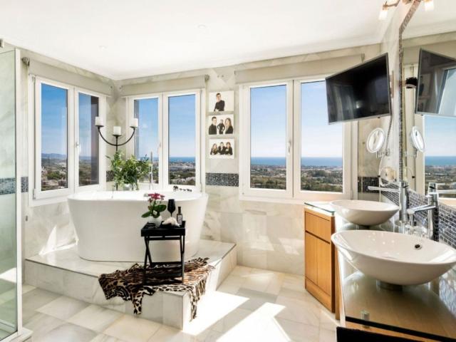 Atico de alto standing de 203 m2 en venta Benahavís, España