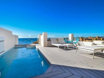 Atico de alto standing de 205 m2 en venta Estepona, España